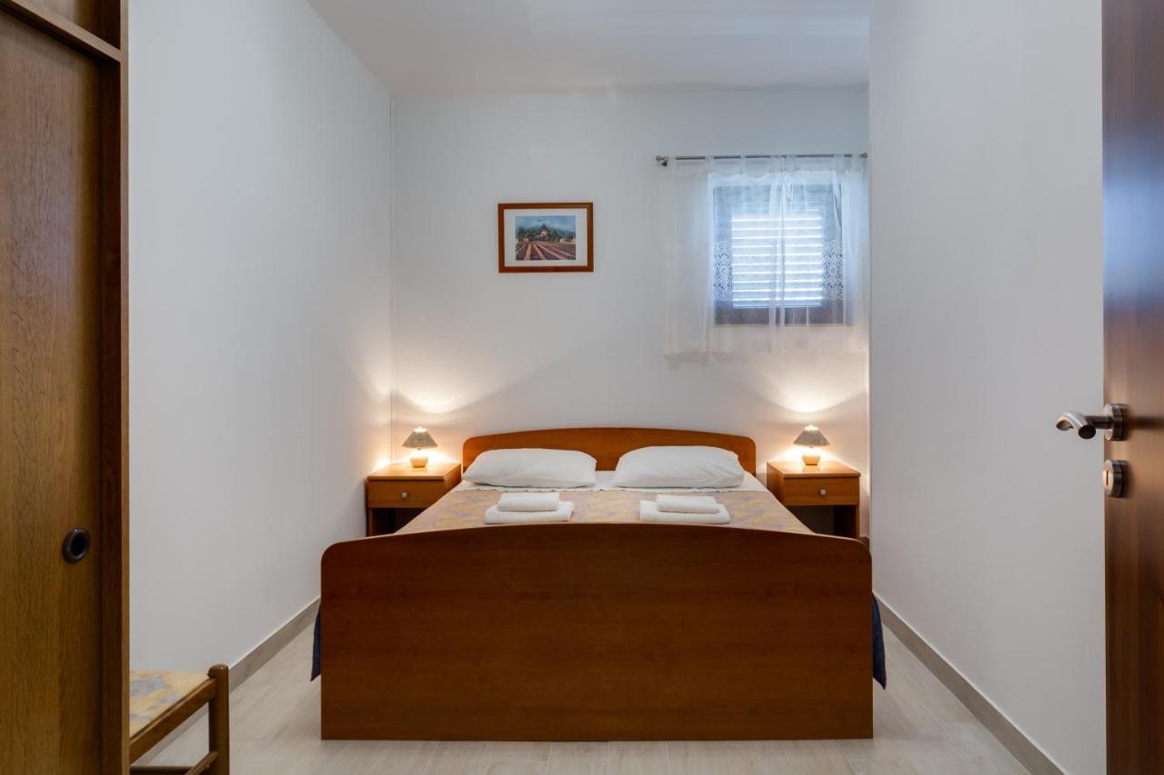 Family Friendly Seaside Apartments Kozino, Zadar - 5756 Petrčane Extérieur photo