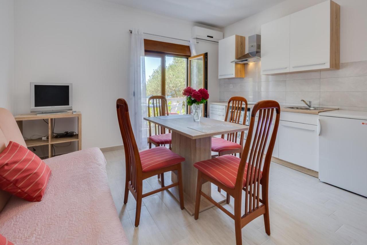 Family Friendly Seaside Apartments Kozino, Zadar - 5756 Petrčane Extérieur photo