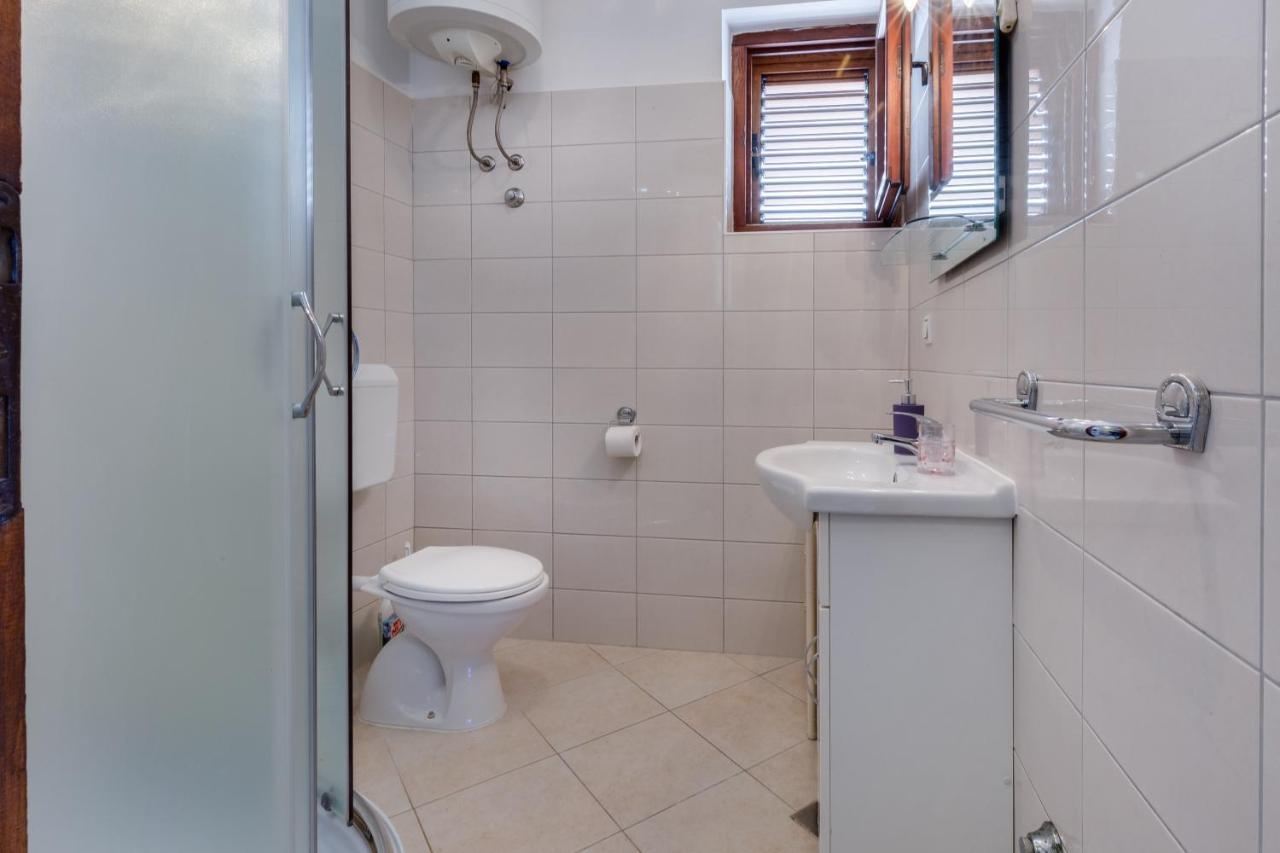 Family Friendly Seaside Apartments Kozino, Zadar - 5756 Petrčane Extérieur photo