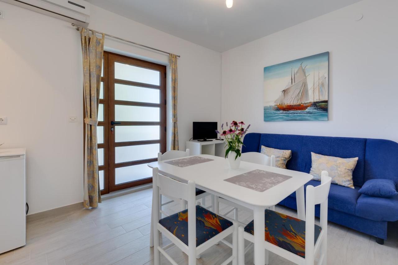 Family Friendly Seaside Apartments Kozino, Zadar - 5756 Petrčane Extérieur photo