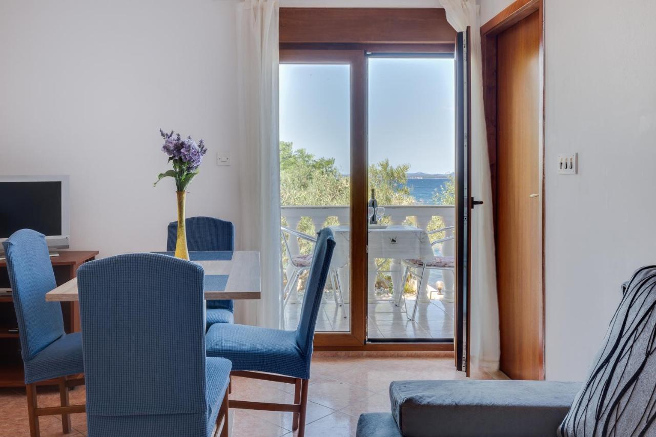 Family Friendly Seaside Apartments Kozino, Zadar - 5756 Petrčane Extérieur photo