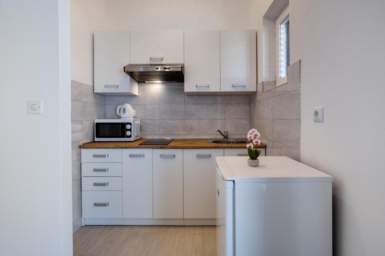 Family Friendly Seaside Apartments Kozino, Zadar - 5756 Petrčane Extérieur photo