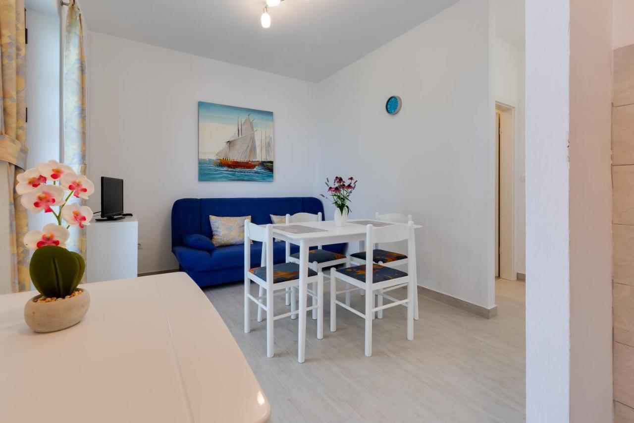 Family Friendly Seaside Apartments Kozino, Zadar - 5756 Petrčane Extérieur photo